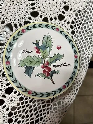 Vintage Villeroy & Boch Holly French Garden Christmas Candy Box Lid  Porcelain  • $30