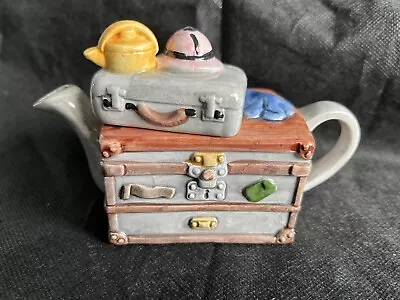 Trunk/Luggage-shaped Miniature Teapot • £2.50