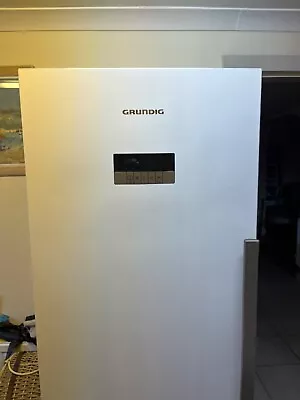 Grundig 272L Upright Freezer Freestanding • £100