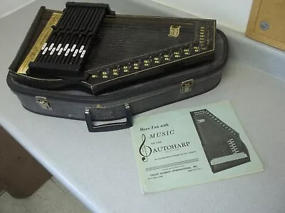 AutoHarp With Case And Booklet Vintage Oscar Schmidt Autoharp • $40