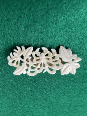 £1.99 • Buy Vintage Carved Lucite  Brooch Panel
