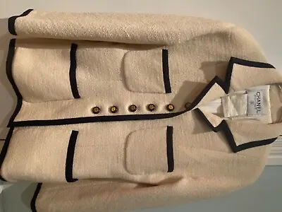 £1800 • Buy Vintage Chanel Boucle Jacket/blazer 36