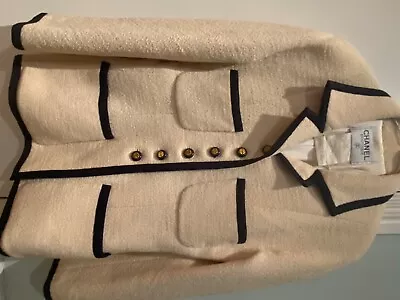 £1800 • Buy Vintage Chanel Boucle Jacket/blazer 36