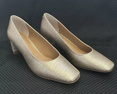 J. RENEE Olivienne Pearl Beige Gold Lizard Print Heels Shoes US 8.5 NEW • $27.99