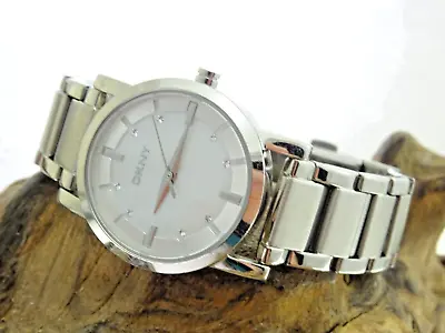 £9.99 • Buy DKNY Soho Ladies 28mm Mother Of Pearl Dial Designer Bracelet Watch NY-4519