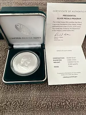 George Washington U.S. Mint Presidential Medal.  1 Oz. .999 Silver. • $50