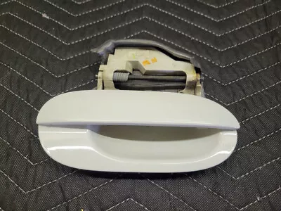 BMW E39 5-Series Outer Right Door Handle Alpine White III 51210000516 • $49.99