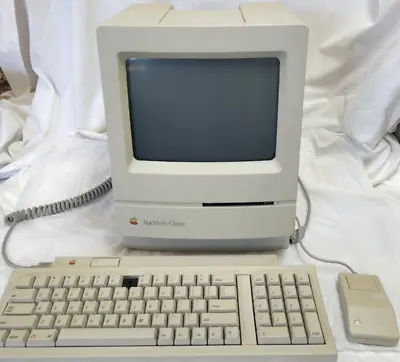 Vintage Apple Macintosh Classic M0420 Computer W. Keyboard Mouse Instructions • $195.72
