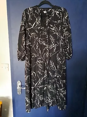 H&M. Black Patterned Pleated Dress. Size 12 • £5