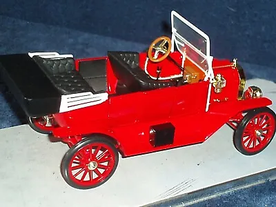 Eagle Race/universal Hobbies Ford Model T Touring Car 1/18  • $49.99