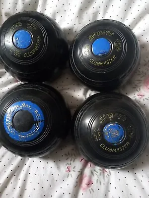 Set Of 4 Almark Clubmaster Lawn Bowls Size 4 Heavy Bib 98 Blue • £10