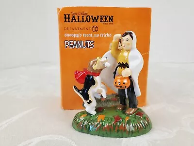 Dept 56 Snow Village Halloween Peanuts Snoopy's Treat No Tricks 6007647 NEW • $22.99