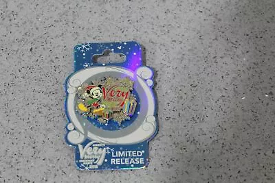 Brand New 2016 Disney Very Merry Christmas Party Mickey Pin Free S&H  • $6.99