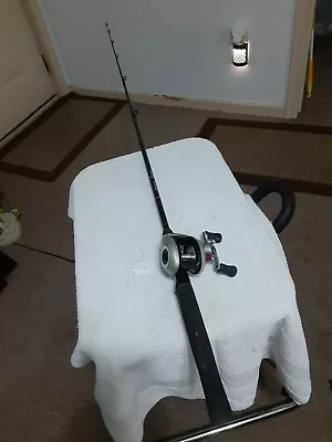 Baitcasting Fishing Rod Shakespeare 6'12lb Médium And Reel Quantum 200 • $45