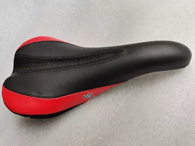 New  Wtb Pure V Saddle Seat  Mtb City Bike Oem For Giant Black Red • $47.40