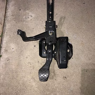 $48.99 • Buy Brake Pedal Gas Pedal Mount Bracket Vw Jetta,golf,gti,bug Mk4 99.5-05 Oem