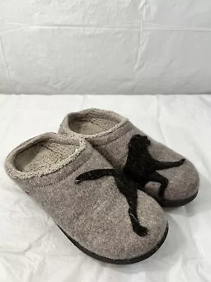 L.L. Bean Women’s Daybreak Gray Motif Dog Scuff Slippers Size 8 M • $21.75