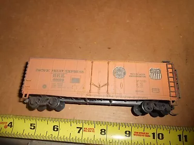 HO Scale Union Pacific 45698 Pacific Fruite Express Reefer. • $3