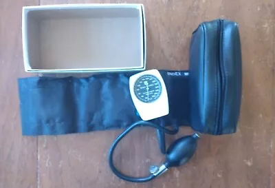 Tycos Bergen Brunswig Pocket Aneroid Sphygmomanometer Child Cuff With Bag & Box • $14.99