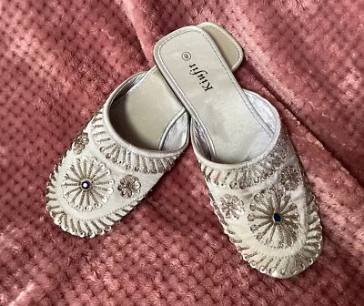 $17 • Buy Women's Silver Sequin/Beaded Flat Satin Mules-Preowned-Size 8