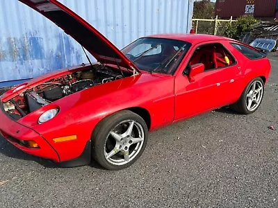 1986 Porsche 928  • $10500