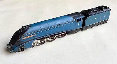 HORNBY DUBLO 3-Rail EDL2 - LNER Blue 4-6-2 LOCO “SIR NIGEL GRESLEY” 7 & TENDER • £39.99