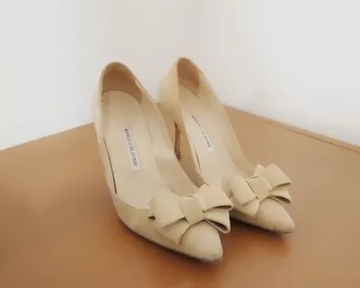 MANOLO BLAHNIK Bow Suede Stiletto Heel Pumps Beige Nude Women's 39.5 US 9 • $75