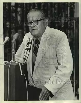 1971 Press Photo J.M.  Pete  Menefee At The Louisiana Racing Commission Hearing • $19.99