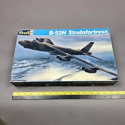 VINTAGE REVELL 1/144th Scale USAF B-52H STRATOFORTRESS Bomber MODEL(Part/Built) • $10.99