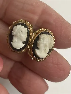 Vintage Van Dell Yellow Gold Filled Cameo Screw Back Earrings 1/20-12K GF • $19.99