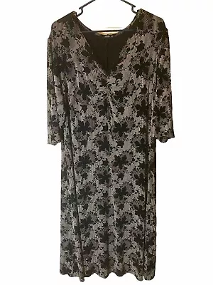 Vikki Vi Womens Plus Size 2X 20W Black White Vneck Dress Aline Midi Floral • $13.95