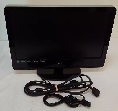 VIZIO VA220E 21  TV HD LCD Television Monitor 2009 WORKS Cords Gaming No Remote • £48.25