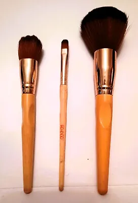 So Eco Set Of 3 Makeup Brushes - Foundation Concealer And Kabuki • £1.99