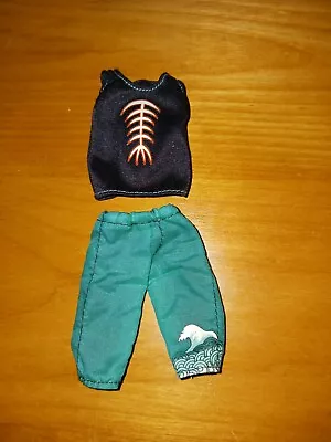 Monster High Gil Webber Skull Shores  Outfit Shirt Shorts  • $11