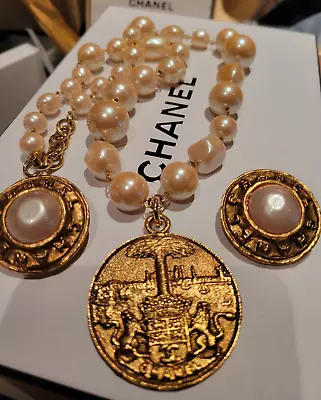 Vtg Auth Chanel France Huge Signed Cc Logo Medallion Pendant On Pearl Necklace • $140.50