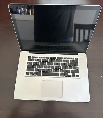 MacBook Pro 15-inch 2010 (2.66GHz I7 500GB HD GT330M) • $100