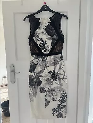 Karen Millen Dress Size 8 • £10