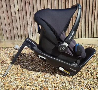 Maxi Cosi Pebble Pluss With Isofix Base For Any Car Adjustable Any Hight  • £100