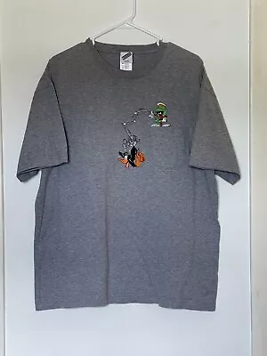 Vintage Warner Bros 99 Mens XL Gray Marvin The Martian Daffy Duck Pocket T Shirt • $20.93