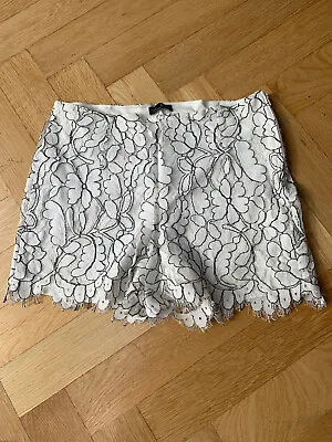 £4 • Buy Zara White Black Scallop Lace Hotpant Shorts Embroidered -EUR S