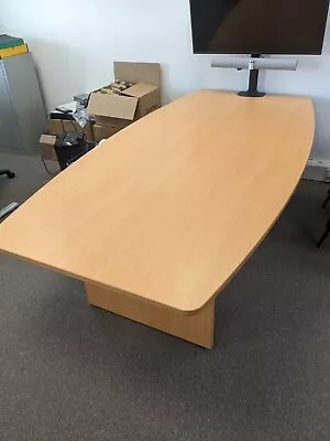 Modern Executive Boardroom Meeting Table • £100