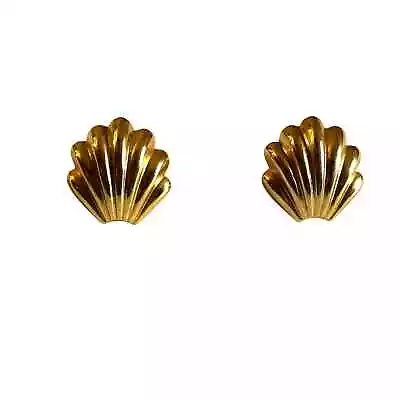 Shell Gold-tone Pierced Earrings Vintage Retro Coastal Mermaid Preppy Classic • $19.99