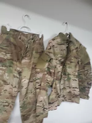 Small Regular US ARMY ISSUE  MULTICAM SET -  FLAME RESISTANT  Set Pants Top • $40
