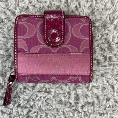 £38.69 • Buy Coach Purse Wallet Coin Zip Inside Plus 10 Card Holders Pink 4.5 X 3.5 Inches