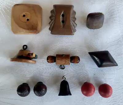 Lot Of 11 Vintage Wooden Buttons Art Deco Hat Bell Rolling Pin • $4.99