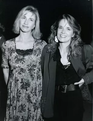 Lea Thompson Kathy Baker 7x9 Original Photo #U9181 • $6.29