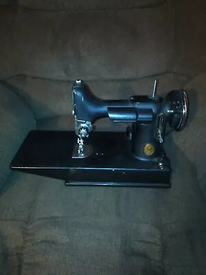 Vintage Singer Sewing Machine Portable Electric 221-1   AG 613816 • $147.50