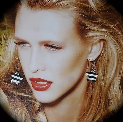 £4.50 • Buy Retro Star Stripe Earrings 60s 70s Style Black White Dangle Retro Fashion Star