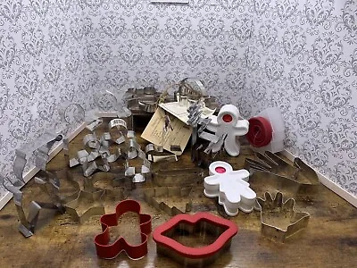 Huge Lot Vintage Modern COOKIE CUTTER -  METAL And PLASTIC -  Holiday And Others • $16.99