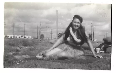 Unusual Vintage Photo Pretty Girl Hawaiian Costume Grass Skirt Lei Lesbian 1944 • $6.99